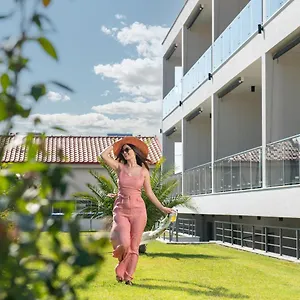 https://san-giorgio-apartments-nikiti.hotelschalkidiki.net